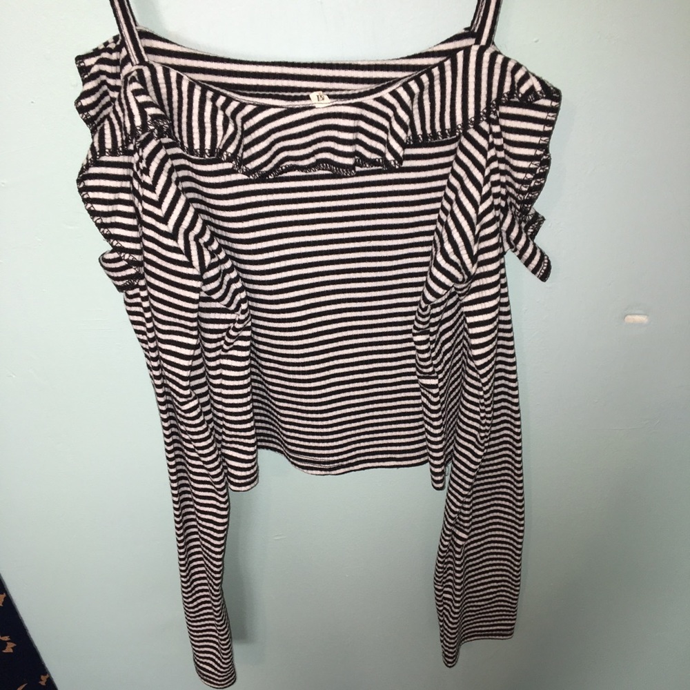 Black and white stripe long sleeve shirt